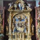 Rijk versierd altaar in de St. Leodegar kerk